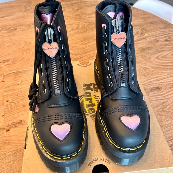 Dr Martens Platform Sinclair Hearts. Size 6. BNIB. - Picture 3 of 12